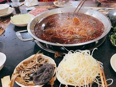 -储奇门鳝鱼火锅(总店)