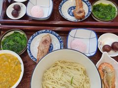 -百年老字号·观振兴蟹黄面·三虾面·苏式面(观前街富仁坊巷店)