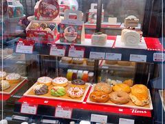 面包甜点陈列柜-Tims天好咖啡·贝果(渝中来福士店)