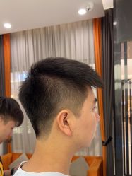 -侨治发型