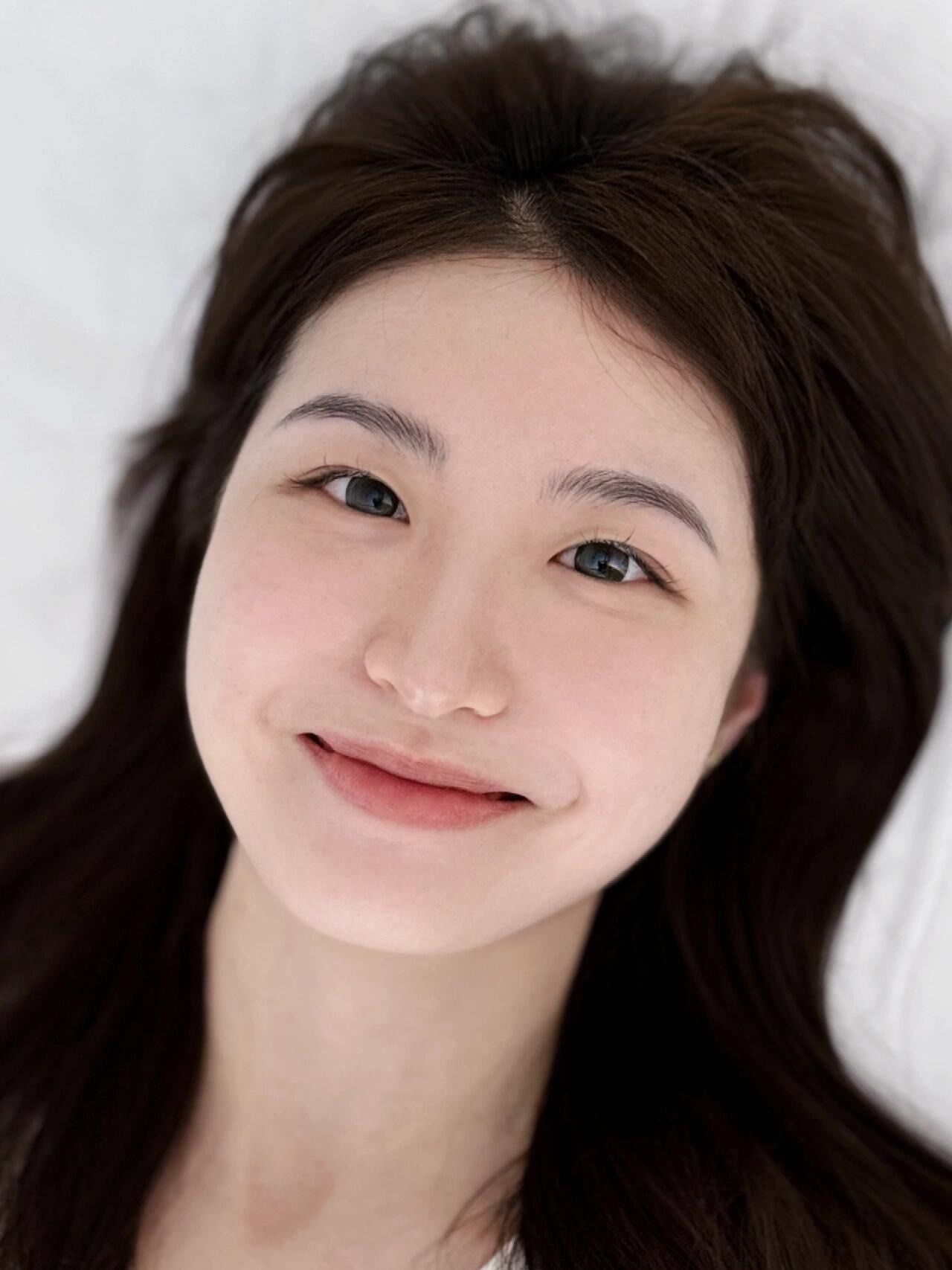 谁懂甜妹的笑容!配上这个野生眉灵动又高级