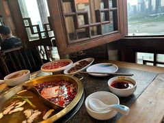 -小天鹅火锅·一线江景洪鼎旗舰店(洪崖洞店)