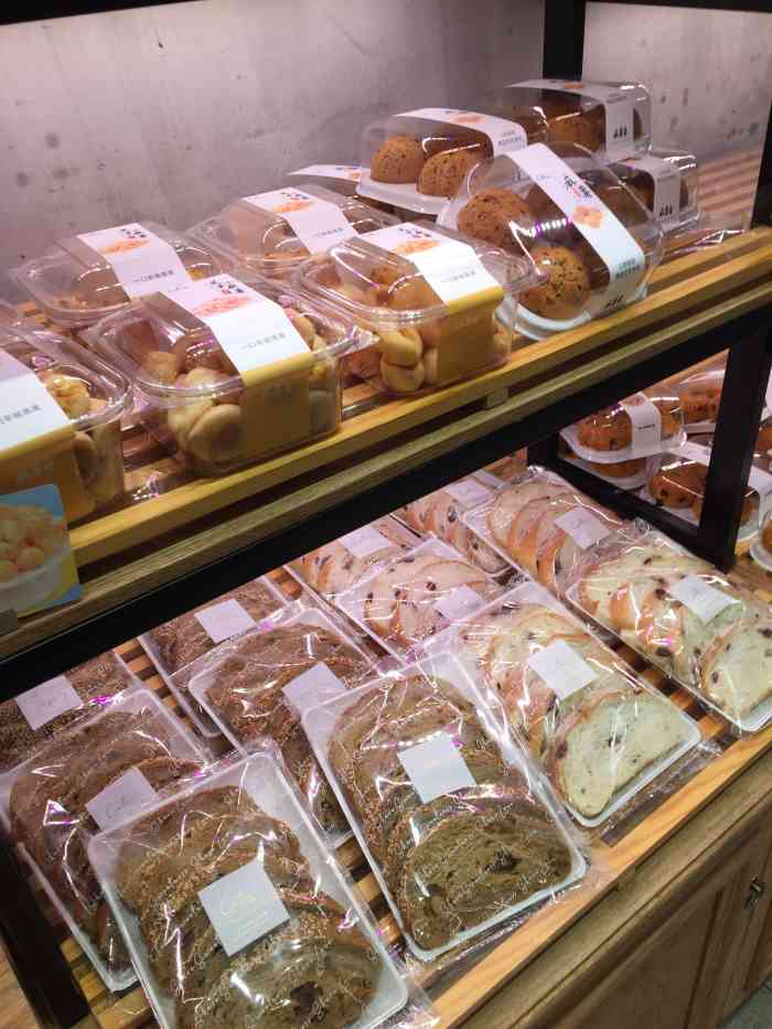 佳田生日蛋糕(布吉店)-"佳田还是蛮出名的,品质信得过.有许多分店.