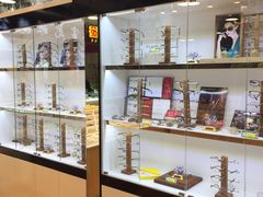 -MiRi眼镜连锁·蔡司·尼康控优点合作店(莘庄店)
