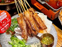 -何师烧烤·香辣蟹·川菜·30年老品牌(太古里旗舰店)