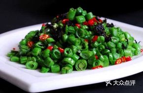 Preserved Vegetable and Minced Pork Stir-fried with Green Beans