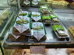 -新月蛋糕西点专卖店(大麦街店)