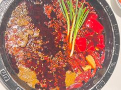 -卤校长老火锅(杨家坪直营店)