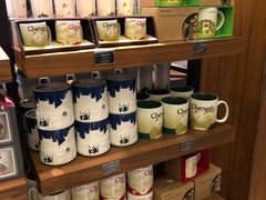 零售区-星巴克臻选(成都宽窄巷子店)