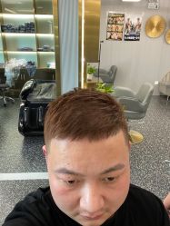 点击看大图 -即型男士理发工作室
