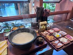 -银米·云南传统过桥米线(双廊黑金冠店)