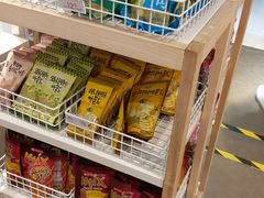 -名创优品(北京新中关购物中心地铁层店)