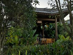 -腾冲洞山温泉村
