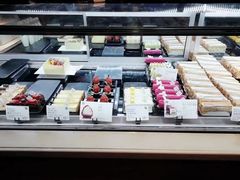 面包甜点陈列柜-YUMI芽米·法式烘焙·咖啡(文化宫店)