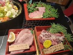 -山川小町·极番烧肉(新地假日广场店)