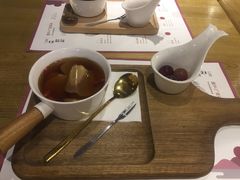 无花果海底椰雪梨汤-炖物24章·顺时轻养茶(杭州大厦店)