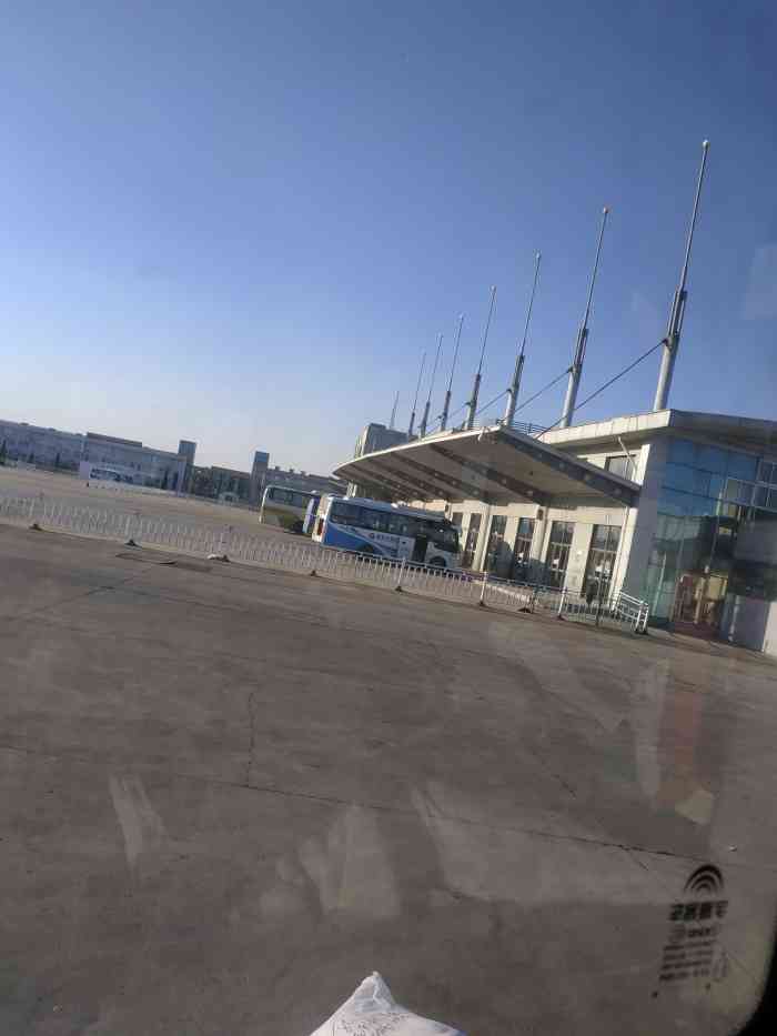 乳山汽车站-售票处-"这个车站是近几年新建的,是乳山市最大的汽.