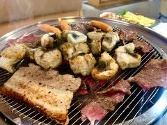 -围炉肉舍•炭烤活鳗•丹东海鲜烤肉(步行街店)