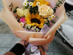 -弗洛拉定制花艺体验店