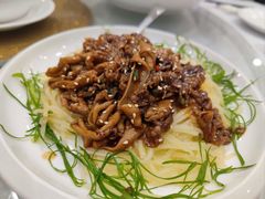 土豆丝烧汁肥牛鹅肠-山泉公馆酒家(广州东站店)