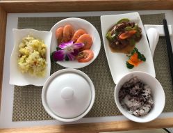 -海豚湾高端月子会所(黄浦店)