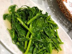 清炒豌豆尖-渝信川菜(工体店)