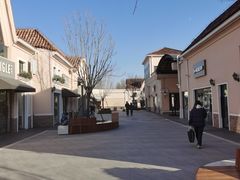 -斯普瑞斯奥特莱斯