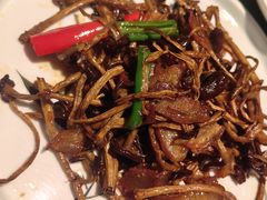 -吴越荣记苏州菜·松鼠桂鱼100%活鱼现做(斜塘老街店)