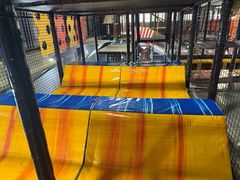 -嗨翻Hi-Fun竞技主题乐园·蹦床亲子生日轰趴(国光1937店)