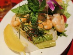 牛油果大虾沙拉-申德勒加油站餐厅(三里屯北小街店)
