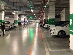 -虹桥天地-停车场