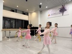 -星光舞蹈艺术中心