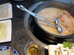 -大匠工房古船木艺术餐厅·猪肚鸡专门店(长白仙岛店)