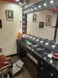 -东方先生国潮男士理发馆