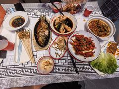 -去吃龙虾|鲜活小海鲜·鲜货烧烤(红林世界城店)