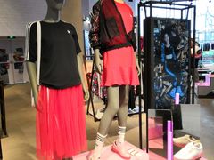-阿迪达斯(武林银泰三叶草店)