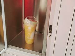 -喜茶(北京华贸购物中心店)