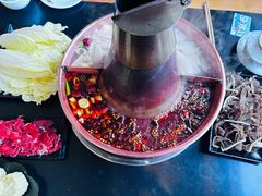 -果松木炭酸菜铜火锅·外婆参鸡汤