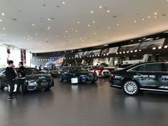 -成都华星名仕奥迪4S店(龙潭寺店)