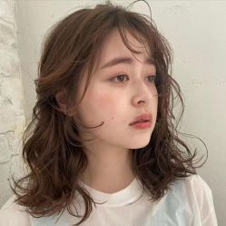 -诗悦发型烫染SALON