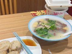 -小杨生煎(金山百联购物中心3楼店)