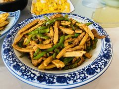 青椒香干炒肉丝-芸海阁·农家私房菜(沙家浜景区出口店)