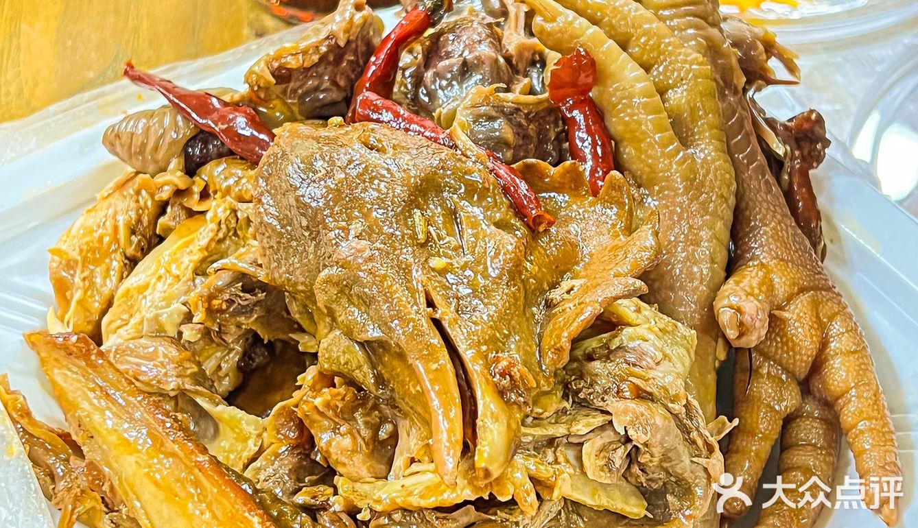 西安回民街的风干麻辣鸡 吃一口就停不下来[调皮]