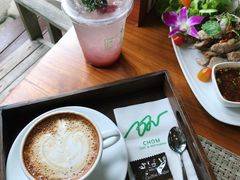 -Chom Cafe and Restaurant