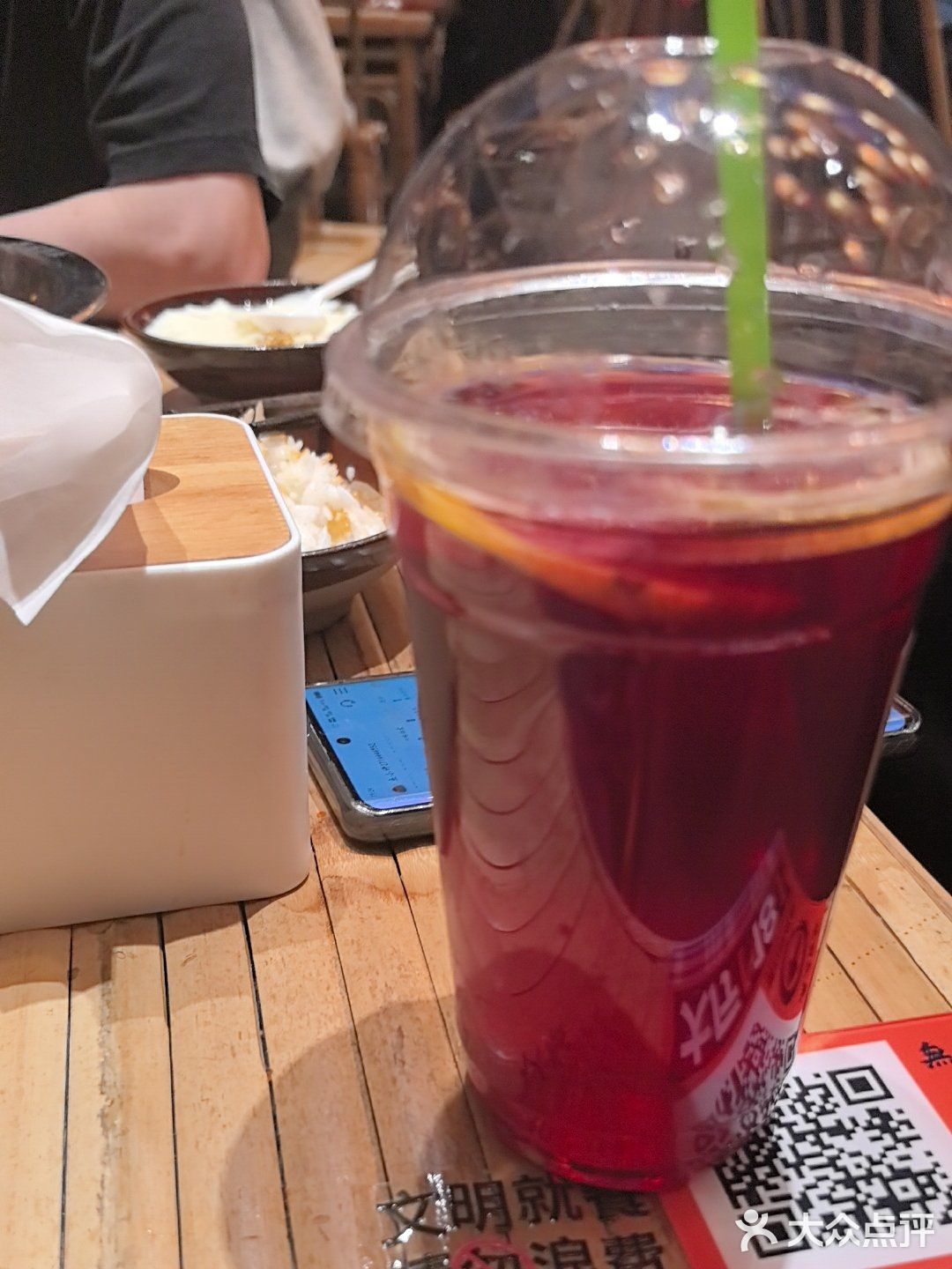 无名冒菜真的太绝啦！食材丰富新鲜，牛肉嫩滑、蔬菜爽口
