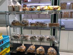 面包甜点陈列柜-上海哈尔滨食品厂(淮海中路店)