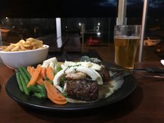 -12 Rocks Beach Bar Cafe