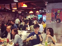 大堂-鲜入围煮花胶鸡海鲜火锅