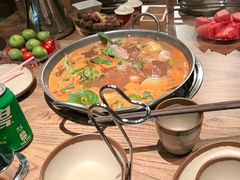 -野山舂·贵州现舂酸汤火锅(鸿通城店)