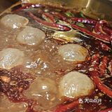 基本上都是附近学生来吃，人气还不错的，人均三四十